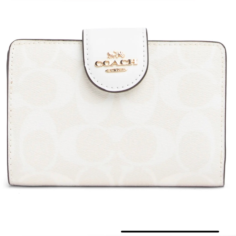 COACH Signature Medium Corner Zip Wallet "NEW"